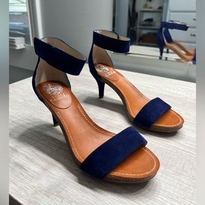 BRAND NEW Vince Camuto “New Navy” approximately 3 inch Heels; SIZE:7 1/2 WW